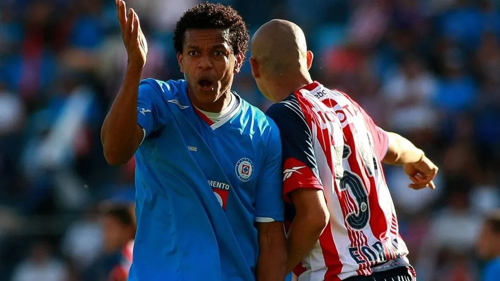 El defensa no anduvo en un mal equipo de Cruz Azul (Getty Images)