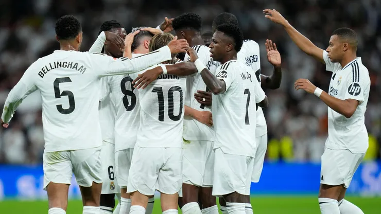 Los jugadores de Real Madrid festejan su triunfo ante Villarreal.
