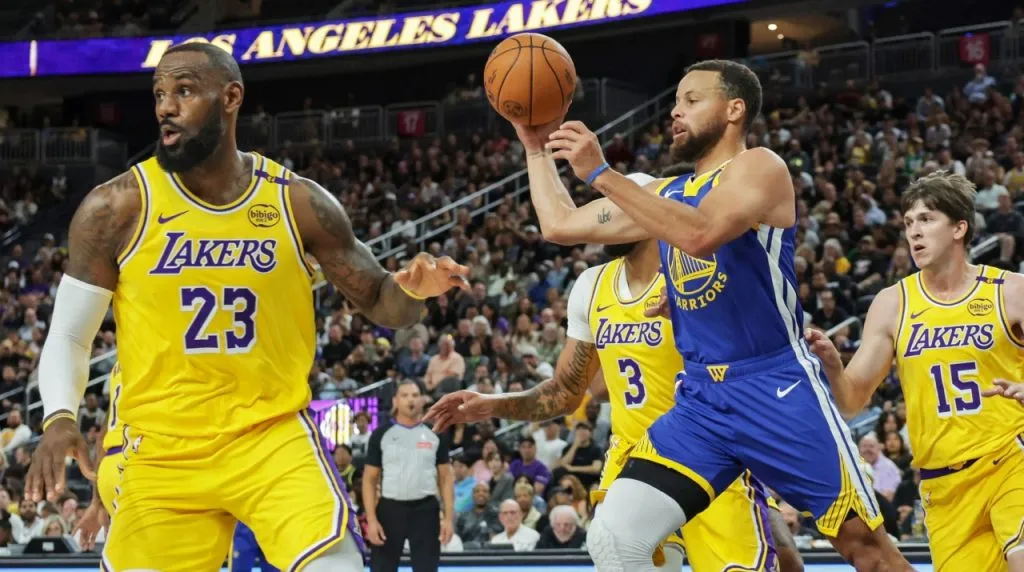 LeBron y Curry en el juego Lakers vs. Warriors. (Foto: Getty Images)