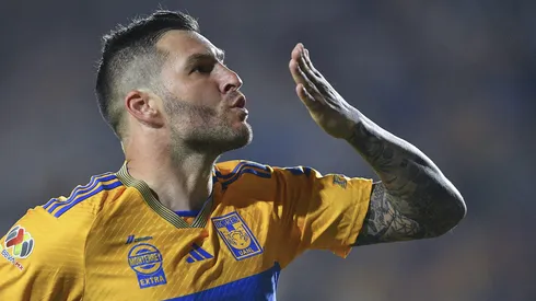 Gignac y otra muestra de amor a la institución.