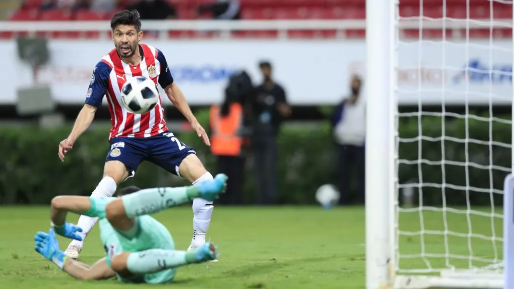 El histórico delantero se retiró tras el mal paso en Chivas (Getty Images)