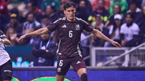 El zaguero disputó su cuarto encuentro en el Tri.