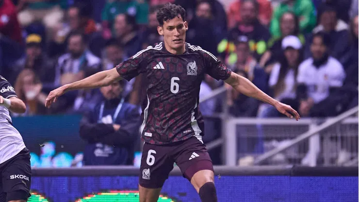El zaguero disputó su cuarto encuentro en el Tri.