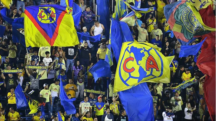 Los aficionados de las Águilas festejaron un nuevo aniversario del club.