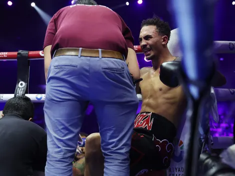 La imagen de Ben Whittaker tras lesionarse por salir volando del ring