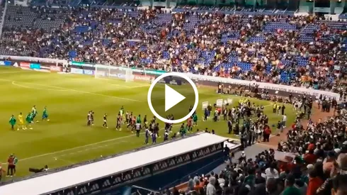 El público mexicano se fue furioso del estadio.
