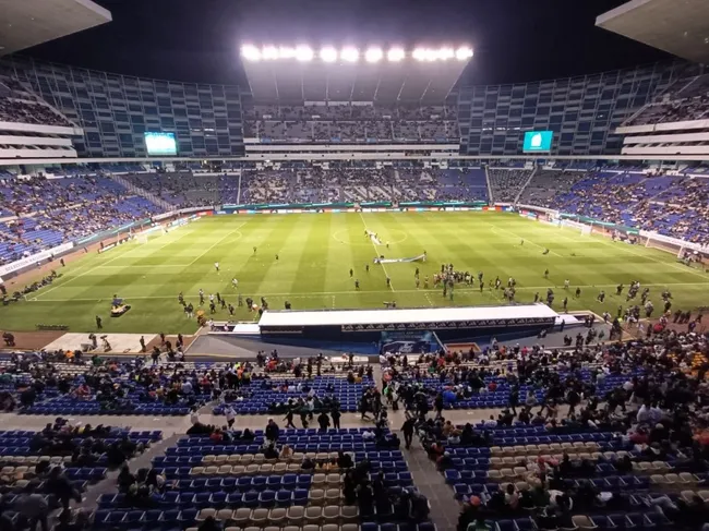 Así lucía el estadio a 15 minutos de iniciar el partido. [Foto X:@TDContacto]