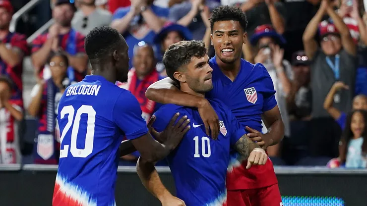 Los jugadores de Estados Unidos festejan.