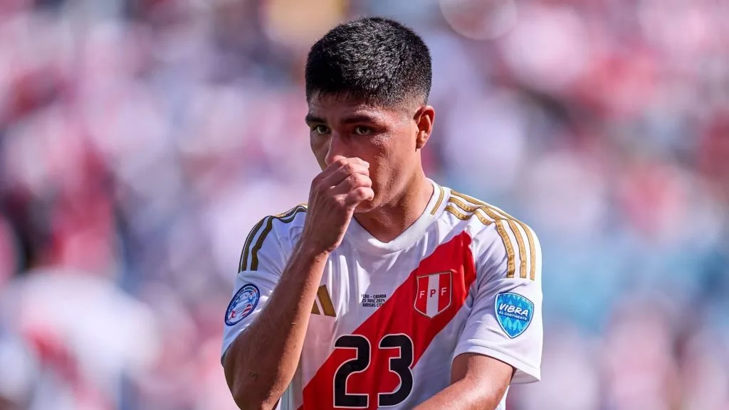 El futbolista de Pumas UNAM debe volver a ganarse un lugar en Perú (IMAGO)