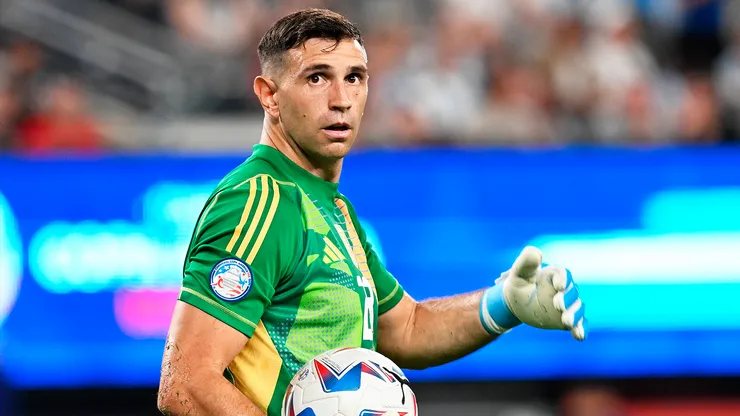 Emiliano Martínez no ingresó en el 11 del mejor equipo del último año.