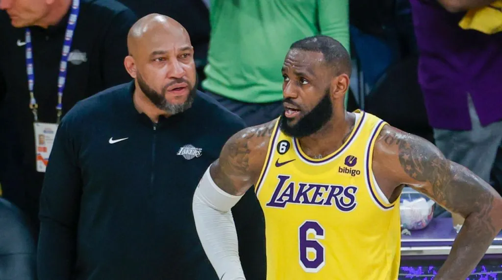 Darvin Ham y LeBron James. (Foto: Imago)