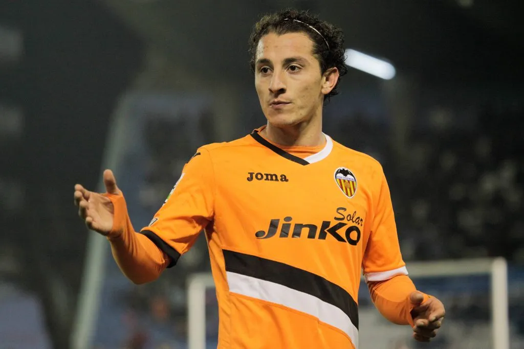 Andrés Guardado jugó 66 partidos en el Valencia. (Imago)