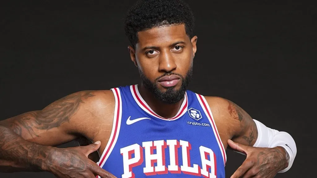Paul George dejó Los Ángeles para mudarse a Philadelphia y jugar con los 76ers. (GETTY IMAGES)