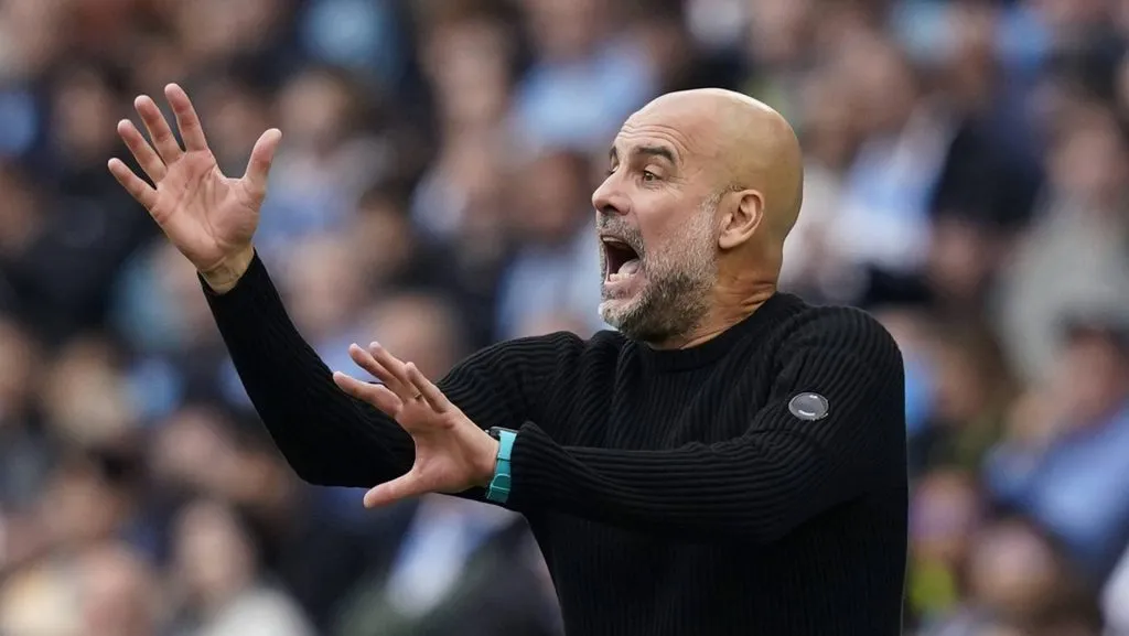 El entrenador tuvo un buen gesto con el delantero mexicano (IMAGO)