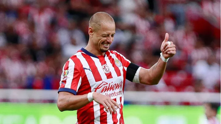 Un histórico de la Selección Mexicana defendió a Chicharito Hernández de las críticas en Chivas