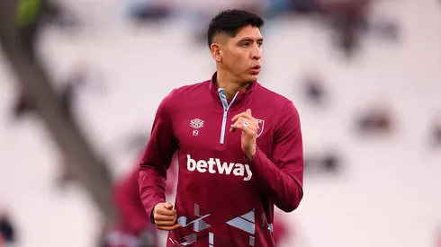 Edson Álvarez no juega vs. Ipswich Town