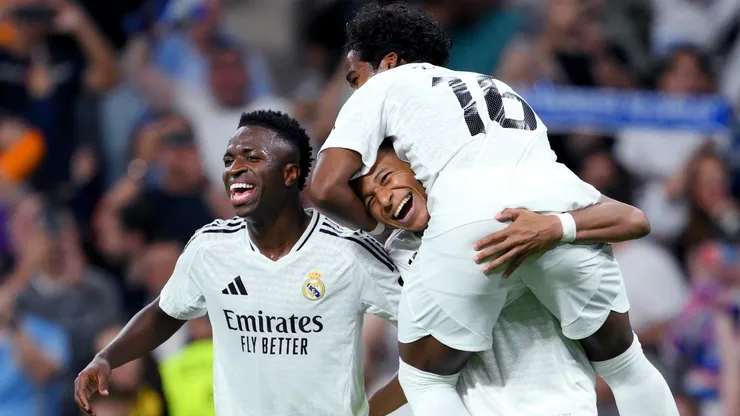 Los delanteros de Real Madrid, a puro festejo.
