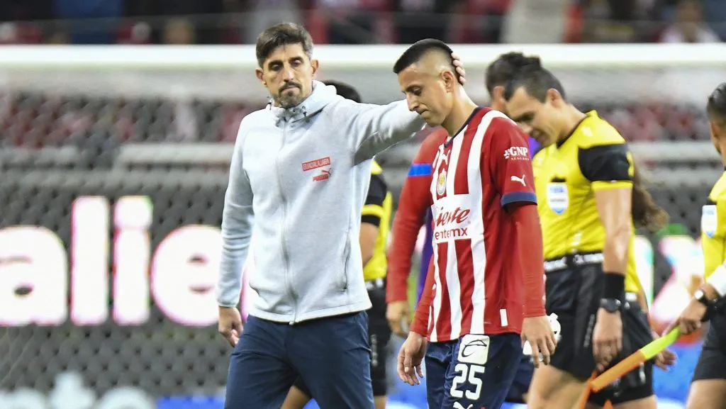 Alvarado y Paunovic durante la etapa del DT en Chivas (Imago7)