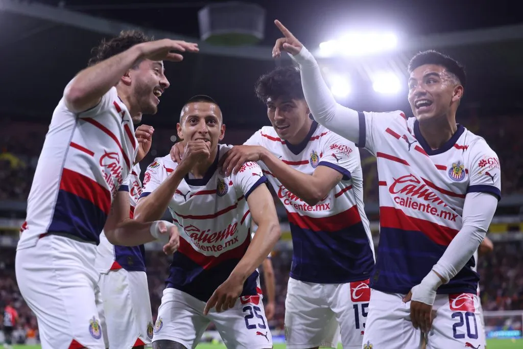 Chivas ganó por 1-0 en el último antecedente entre ambos. (Getty Images)