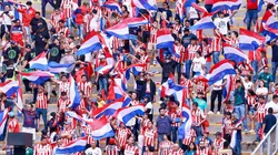 La afición de Chivas le realizó un reclamo a Fernando Gago