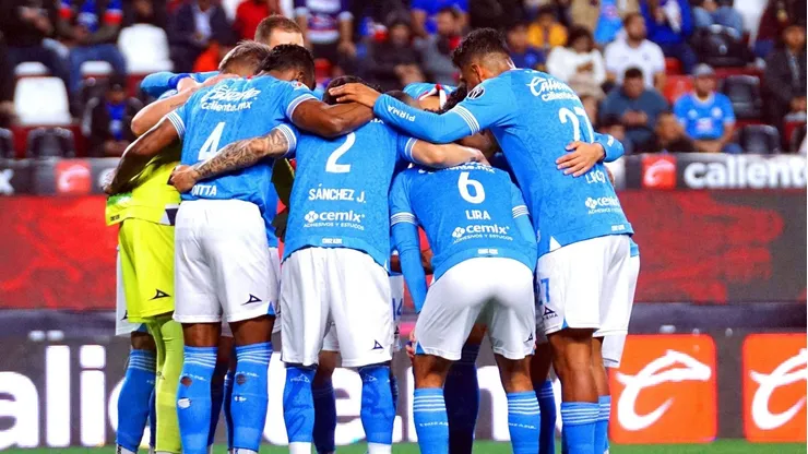 Un ex campeón con Cruz Azul salió a apoyar al equipo tras la goleada
