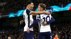 Los futbolistas de Tottenham exponen su alegría.