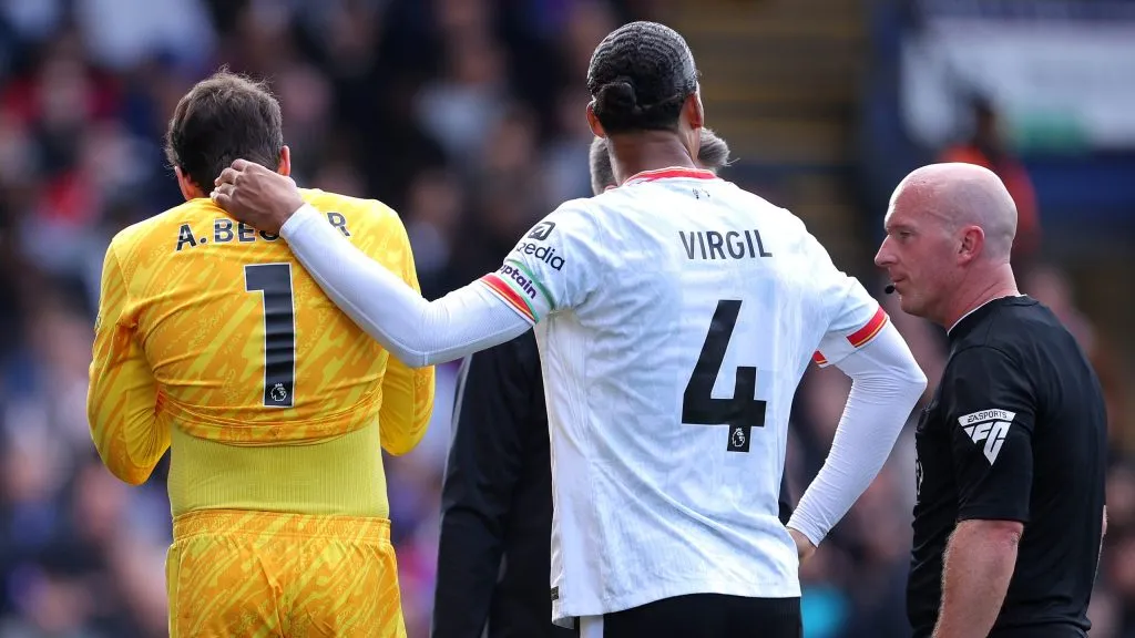 El momento de la lesión de Alisson Becker [Foto: Getty]