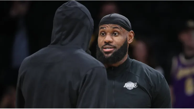 LeBron James (der.), estrella de la NBA.
