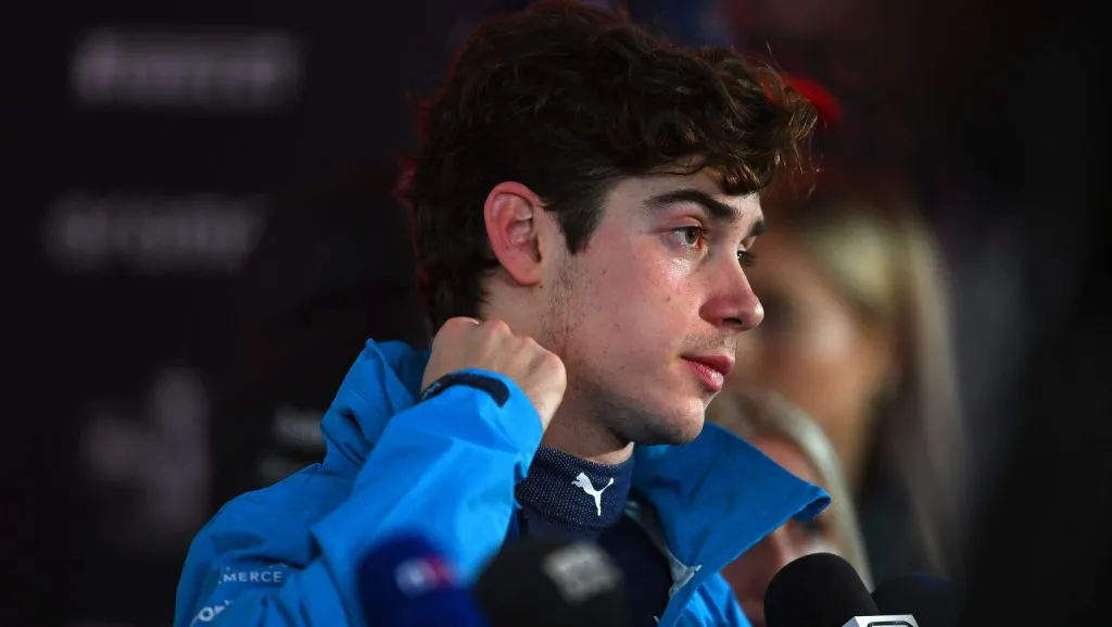 Colapinto conversando con los medios tras Las Vegas [Foto: Getty]