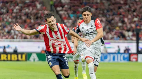 Las alineaciones de Chivas vs. Atlas por el Apertura 2025