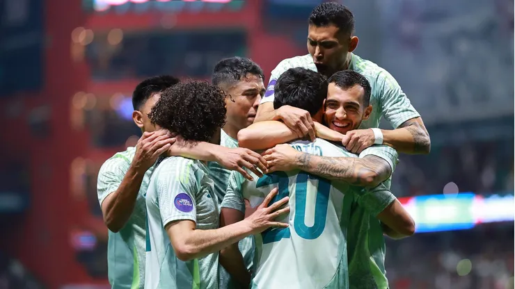 México goleó a Honduras por 4-0