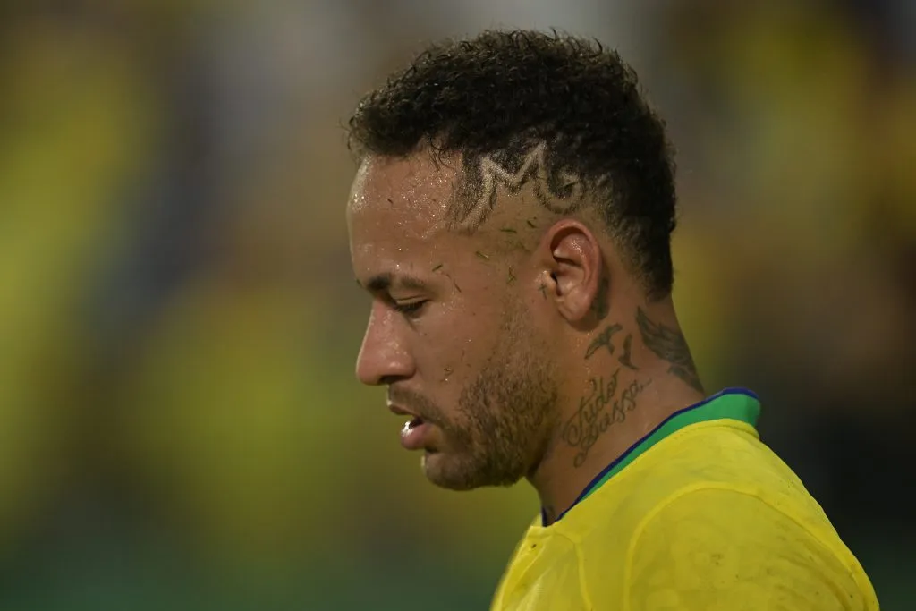 Neymar está fuera de las canchas por una lesión en el tendón del muslo. (Getty Images)