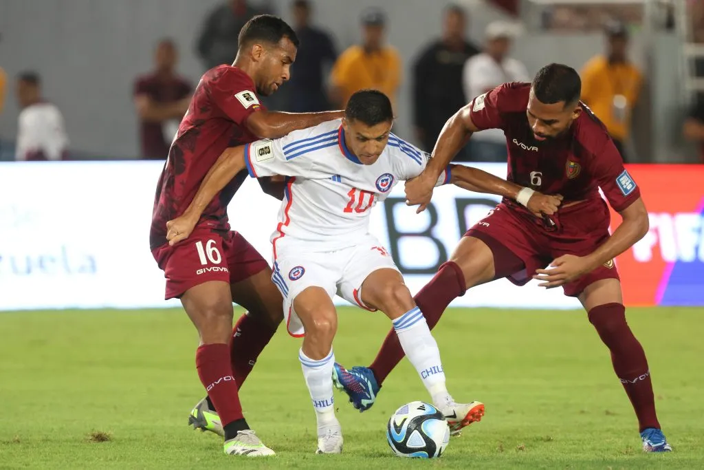 Venezuela goleó a Chile por 3-0 como local en el encuentro válido por la primera ronda de las Eliminatorias. (Getty Images)