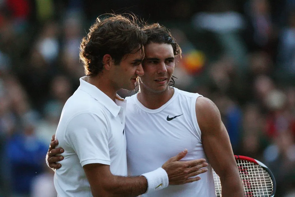 Roger y Rafa, juntos en Wimbledon 2008 como respetuosos rivales (Getty Images)