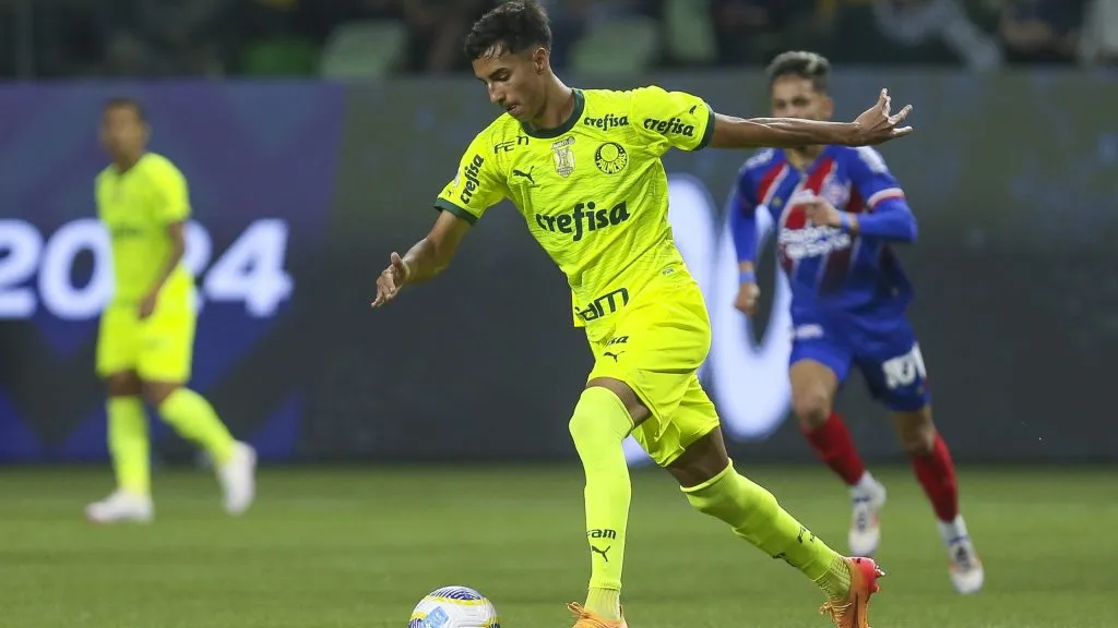 Vitor Reis en acción con Palmeiras [Foto: Getty]