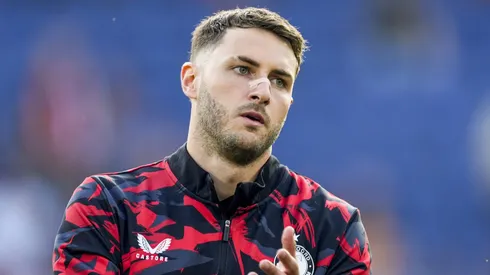 Santiago Giménez volvió a entrenar con Feyenoord