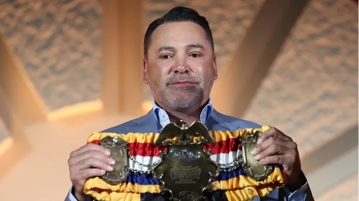 Óscar de la Hoya no descarta volver al boxeo en una gran cartelera.