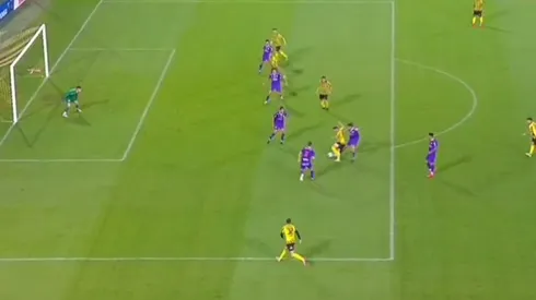 Leonardo Fernández sigue marcando golazo para Peñarol y festeja Toluca