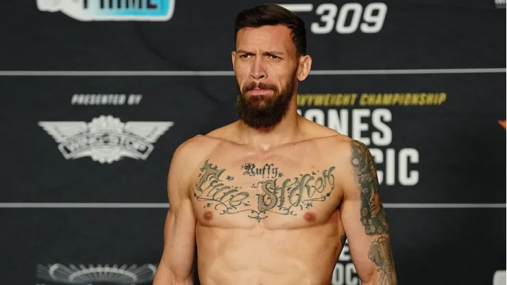 Mauricio Ruffy vivió un curioso momento en UFC 309 con sus uñas.