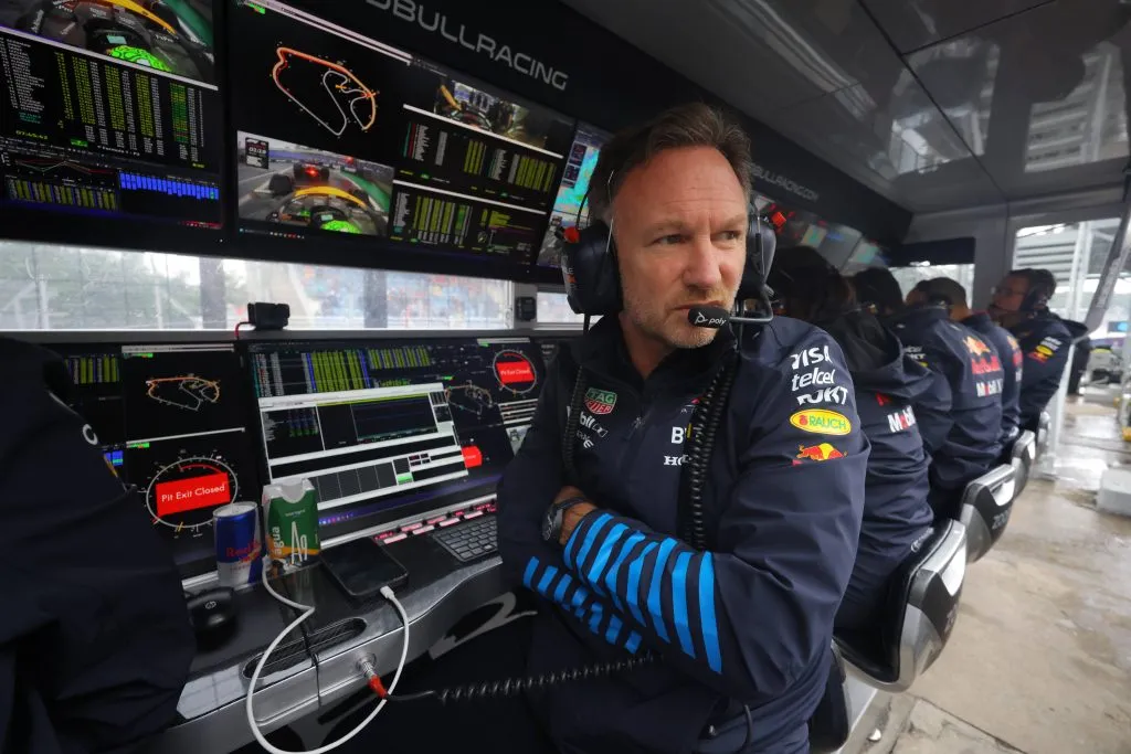 Christian Horner no descarta la salida de Checo Pérez para 2025 (IMAGO)