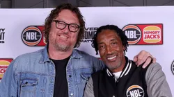Luc Longley y Scottie Pippen.