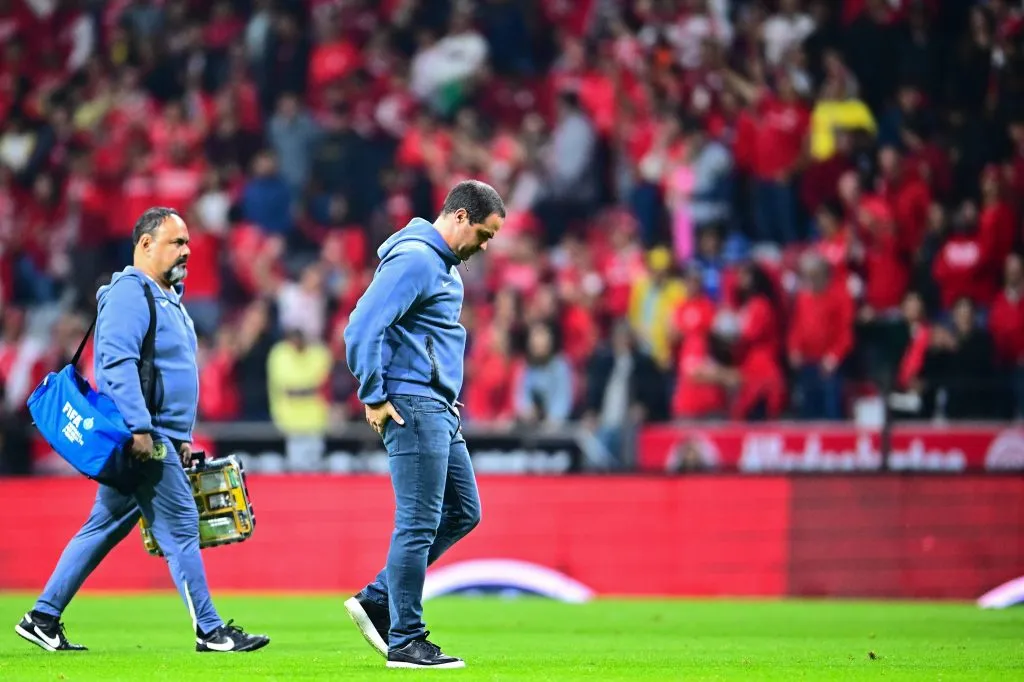 André Jardine se fue preocupado del Estadio Nemesio Díez. [Foto IMAGO]