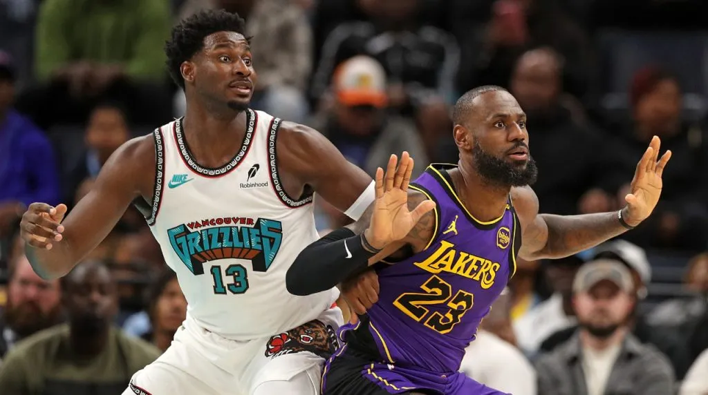 Jaren Jackson Jr. y LeBron James. (Foto: Getty Images)
