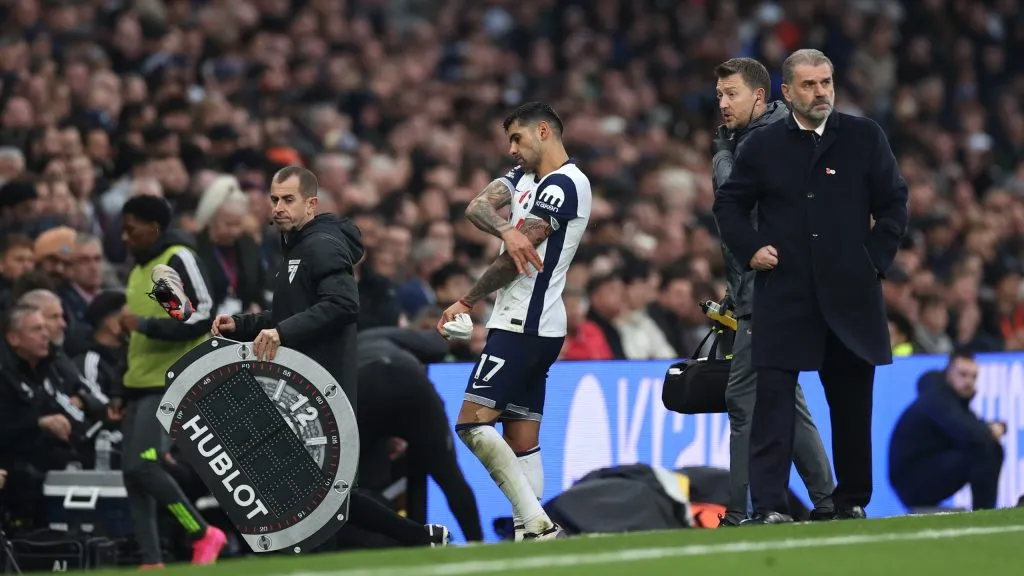 La reacción de Cristian Romero tras la lesión vs. West Ham [Foto: Getty]