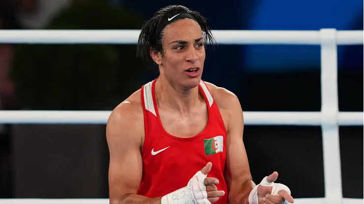 Imane Khelif sigue en vuelta en la polémica por su género