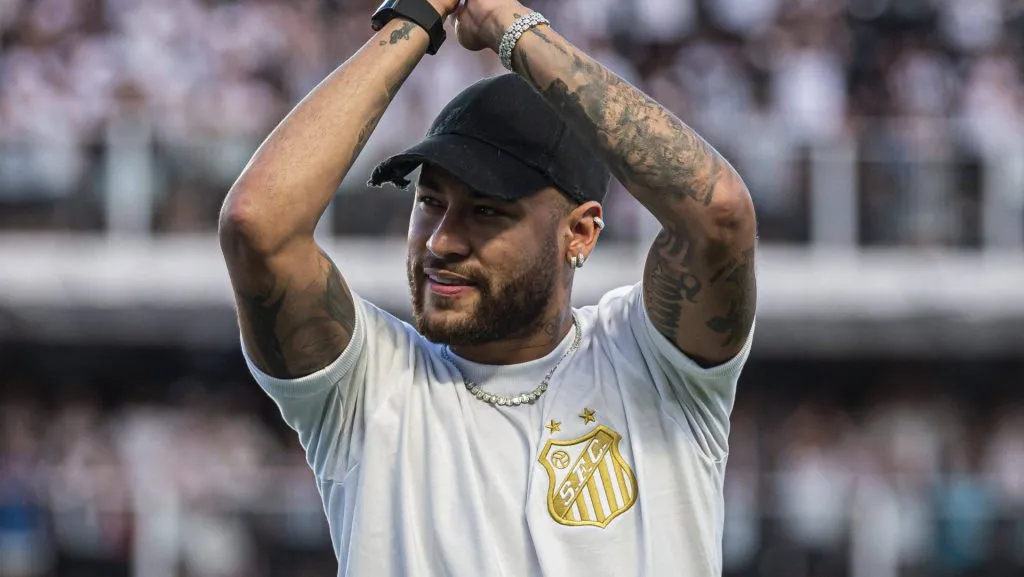 Neymar podría regresar a Brasil a mediados de 2025 (IMAGO)