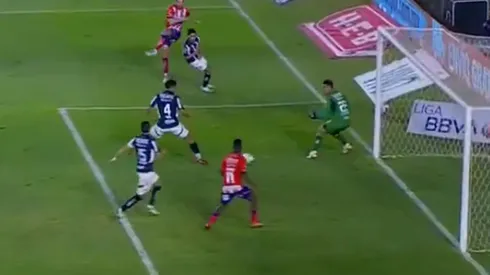 El osotote del año: el insólito gol fallado por Vitinho para Atlético San Luis frente a Rayados