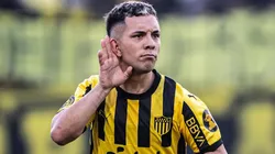 Leo Fernández pisa fuerte en Sudamérica con una distinción de Conmebol mientras define su futuro