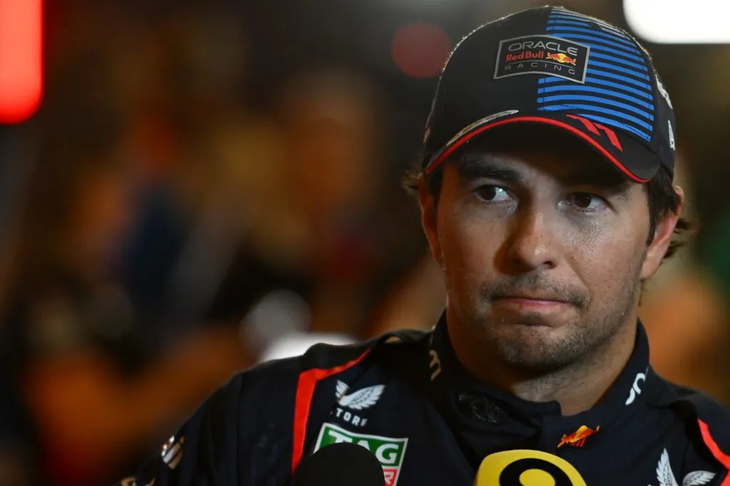 Checo Pérez ya no está tan seguro de su continuidad en Red Bull (GETTY IMAGES)