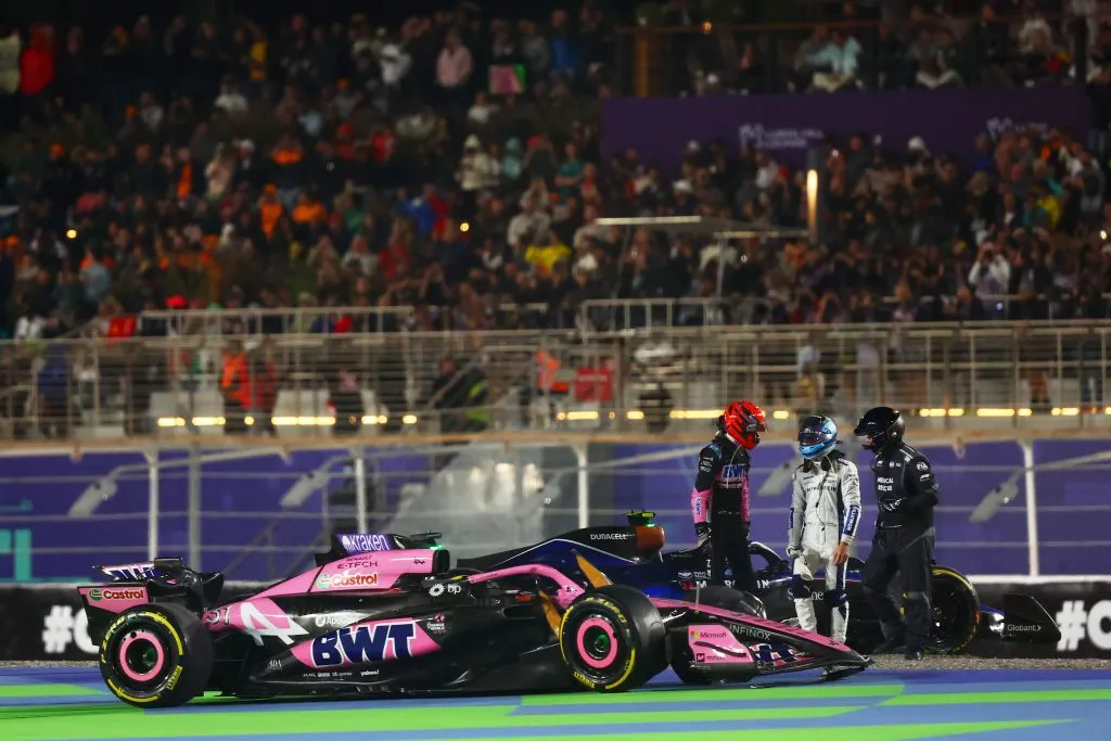 Esteban Ocon y Franco Colapinto luego del choque en el GP de Qatar (GETTY IMAGES)
